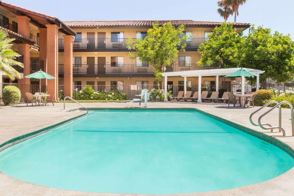 Days Inn by Wyndham San Jose Airport image 1
